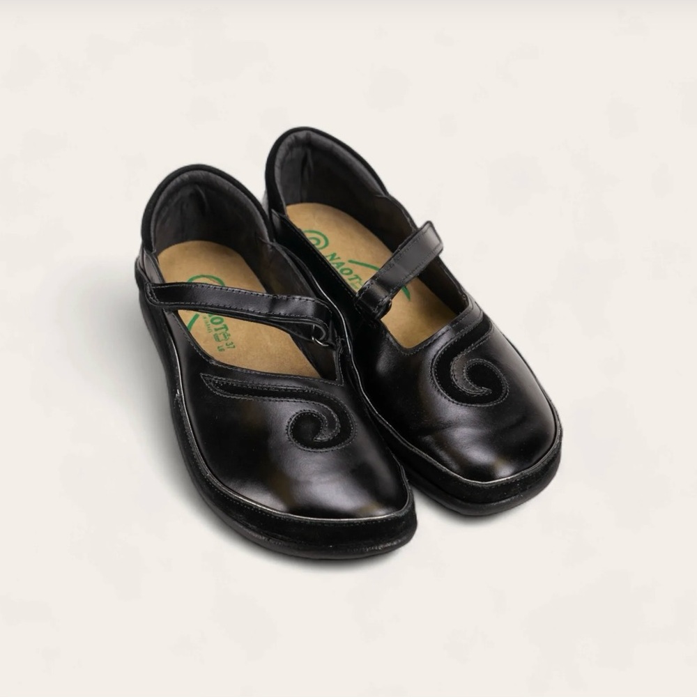 NWT Naot Matai in Color Black Madras/Black Suede